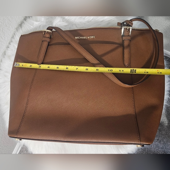 Michael Kors Tan Tote Bag and Wallet Set - Picture 8 of 9